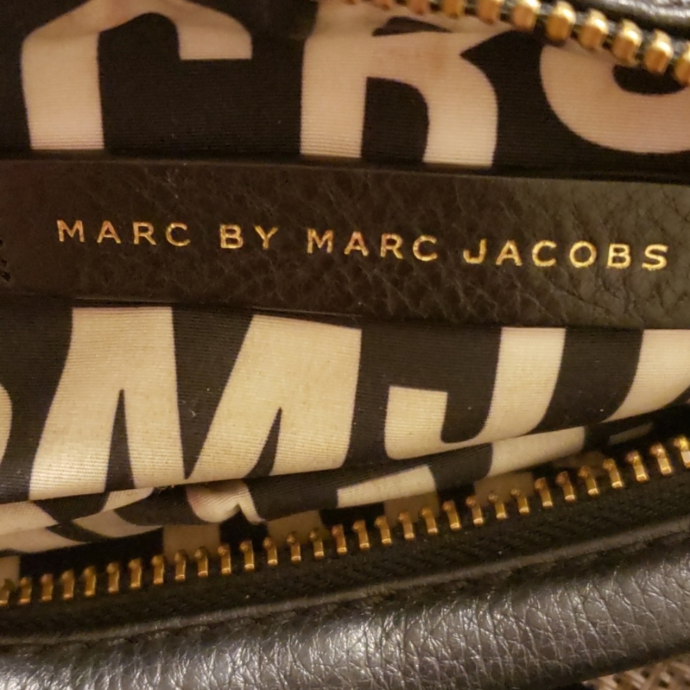 Marc jacobs bag ( Small for everyday activities)